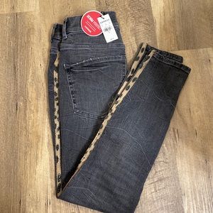 NWT - Express cropped high rise legging